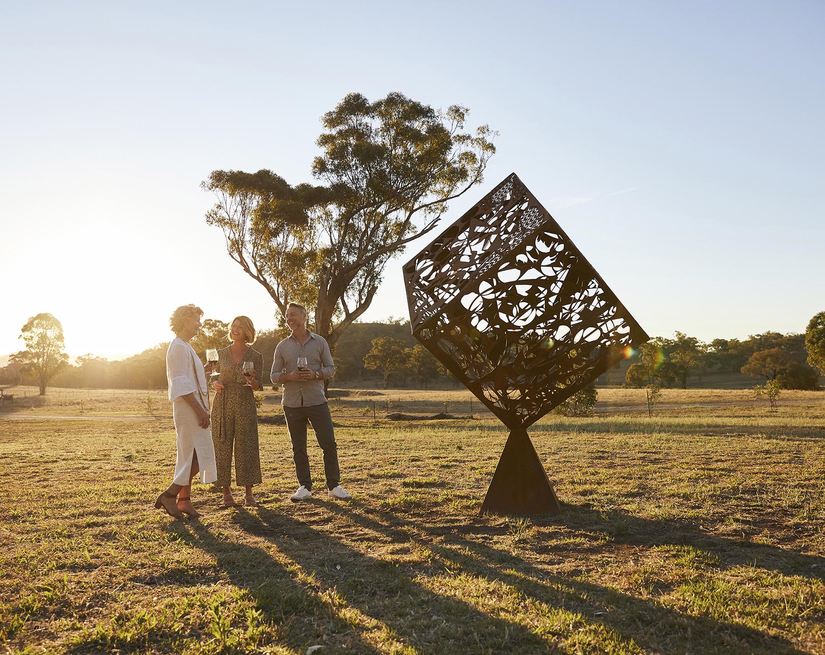 couple enjoying sculptures mudgee nsw